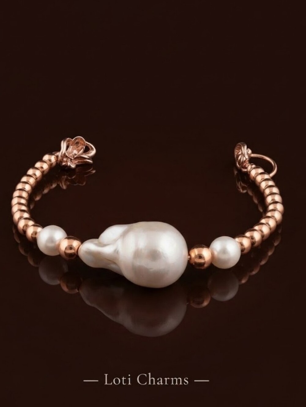 Large Baroque Pearl Centerpiece With Gold Spacer Beads Gold Plated Bracelet